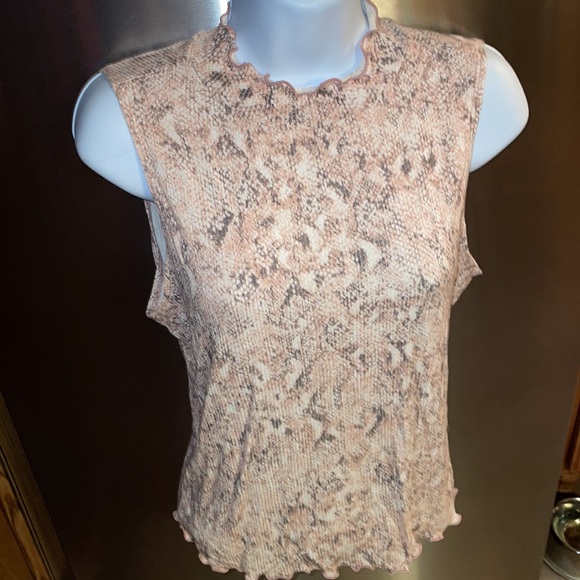 Pink Snake Tank Top 🐍🌸 - Picture 4 of 13